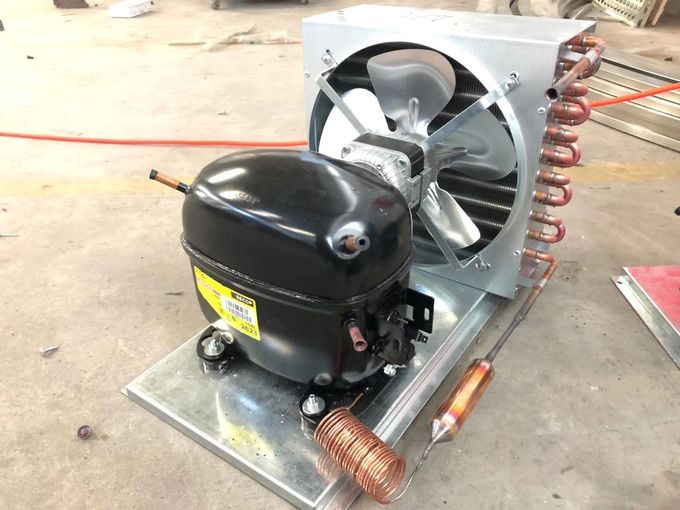 De auto ontdooit Diepvriezer 7 Waaier van de Pannen-22℃~ Temperatuur -18℃ 0 van de Roomijsshowcase